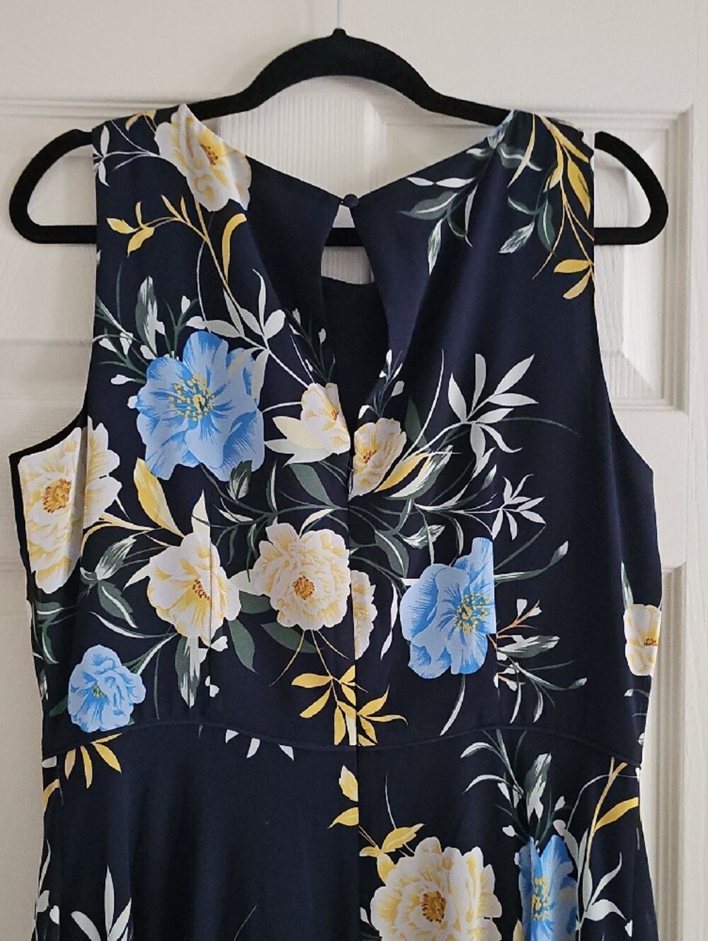 Navy Floral Sleeveless Midi Dress - Picture 8 of 13